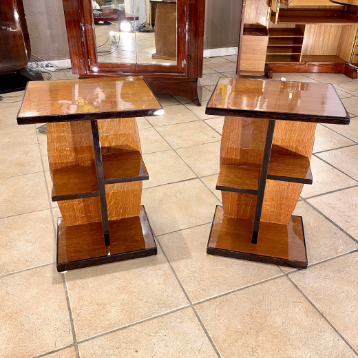 paire de chevet en Noyer d' Amérique...