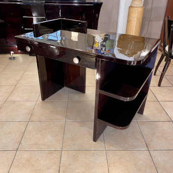 bureau moderniste en...